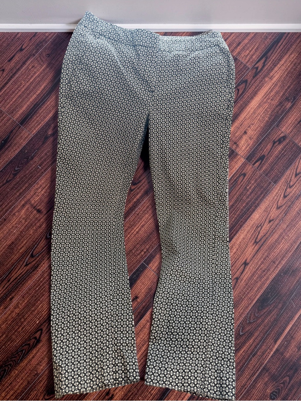 Donna Ricco Black and White Geometric Dress Pants